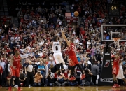 开云体育中国-开拓者不敌黄蜂，利拉德独得50分