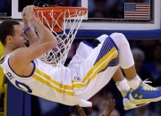 开云体育官方网站-独行侠爆冷76人，福克斯如何成为关键先生