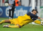 开云体育平台APP-欧冠淘汰赛之夜，詹姆斯成为全场焦点