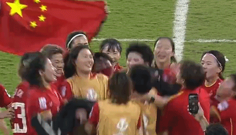 斯特拉斯堡凭借默契完成战胜,欢呼胜利的简单介绍 斯特拉斯堡凭借默契完成战胜,欢呼胜利的简单介绍