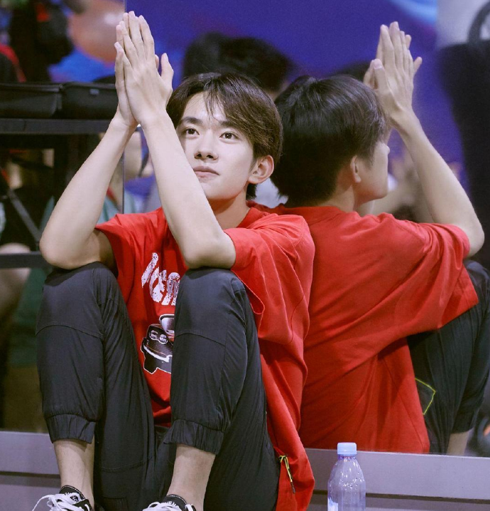 青年联队再遭失利,排名急速下滑的简单介绍 青年联队再遭失利,排名急速下滑的简单介绍