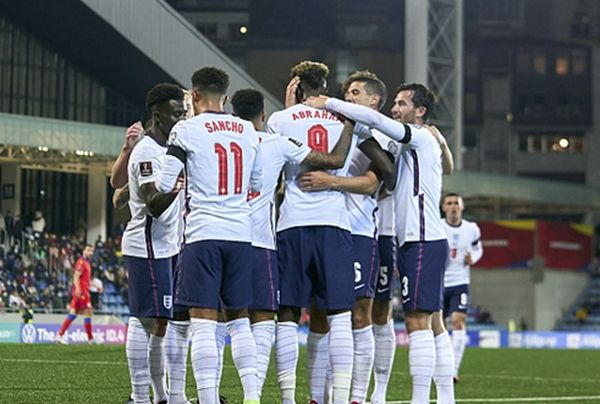 包含匈牙利成功淘汰波兰，晋级下一轮的词条