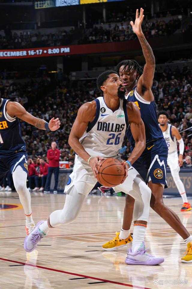 包含小狮王疯狂砍分，独行侠险胜掘金保持完美战绩的词条