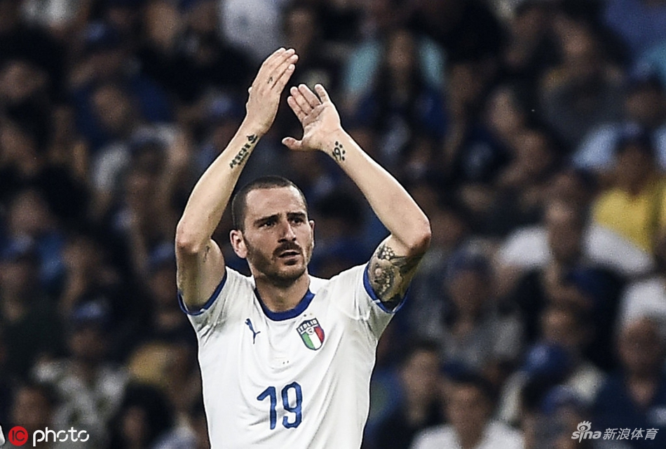 包含意大利战胜希腊，晋级下一轮的词条