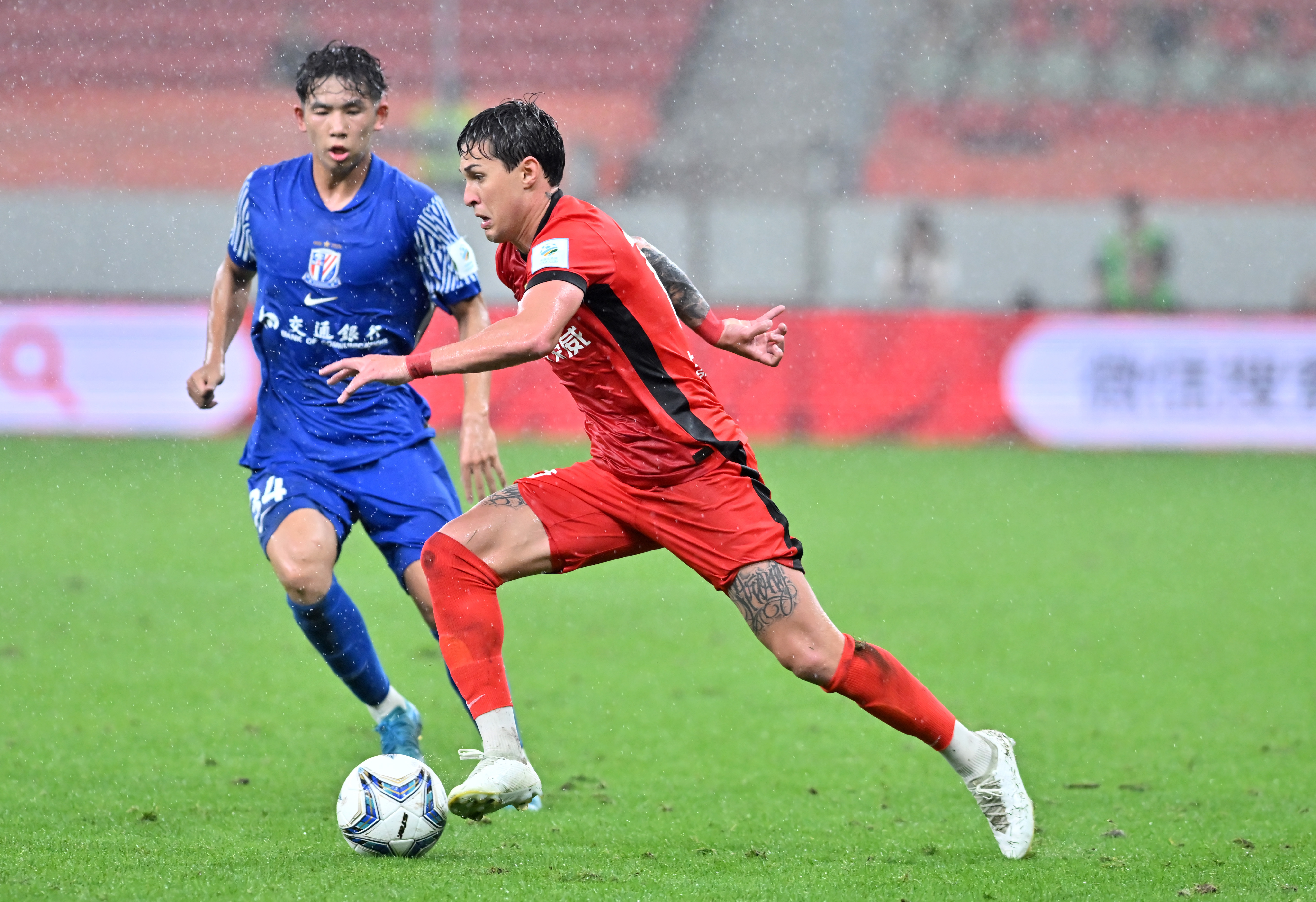 上海申花客场逆转,斯威击败首发 上海申花客场逆转,斯威击败首发