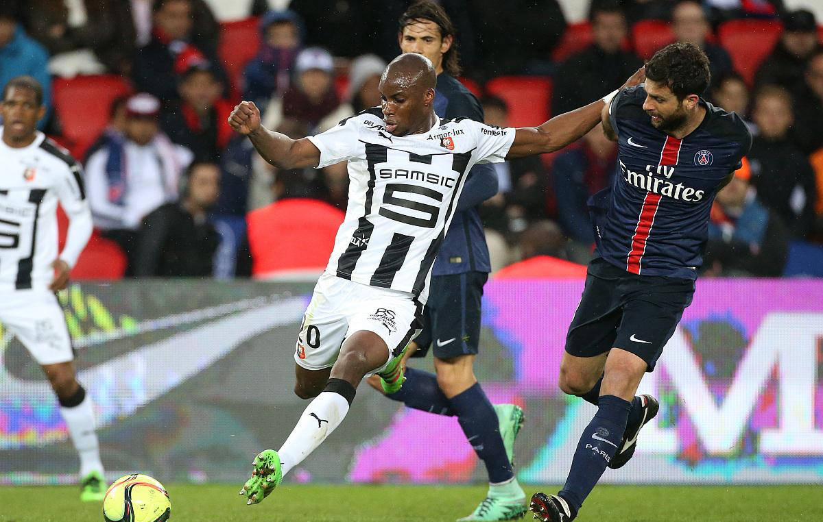 包含克罗托内主场战胜雷恩，取得胜利的词条