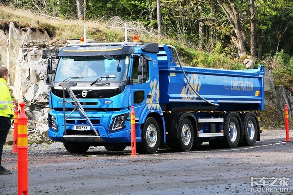 波兰勇夺欧洲赛场冠军，登上殿堂