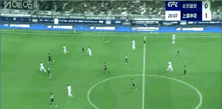 比赛场上的偶发事件，被球迷议论纷纷的背后真相的简单介绍