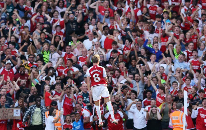 包含罗马碾压阿森纳，拉什福德带队取胜的词条