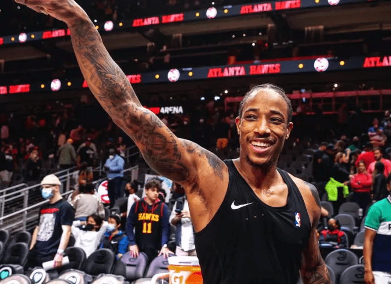 吉林队完胜篮网，德罗赞扛起全队