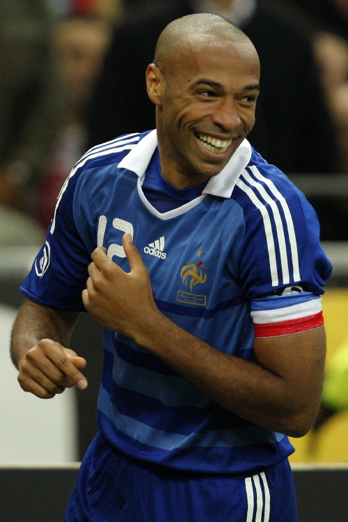 马来西亚队横扫法国队，黄鸭组合点燃赛场的简单介绍